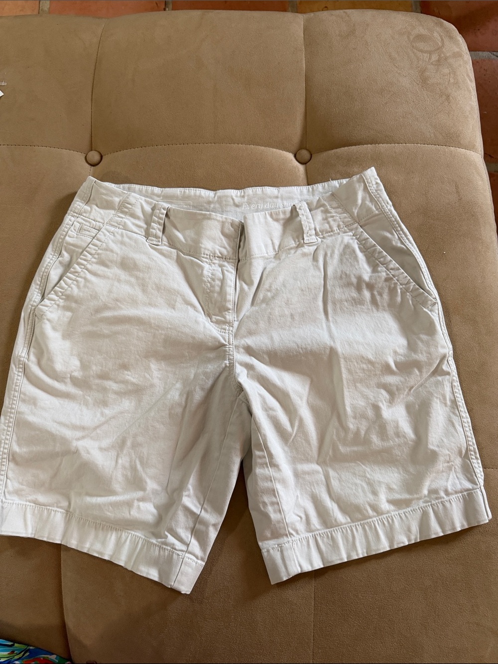 Vineyard Vines off White Chino Shorts Size 4 Stretch